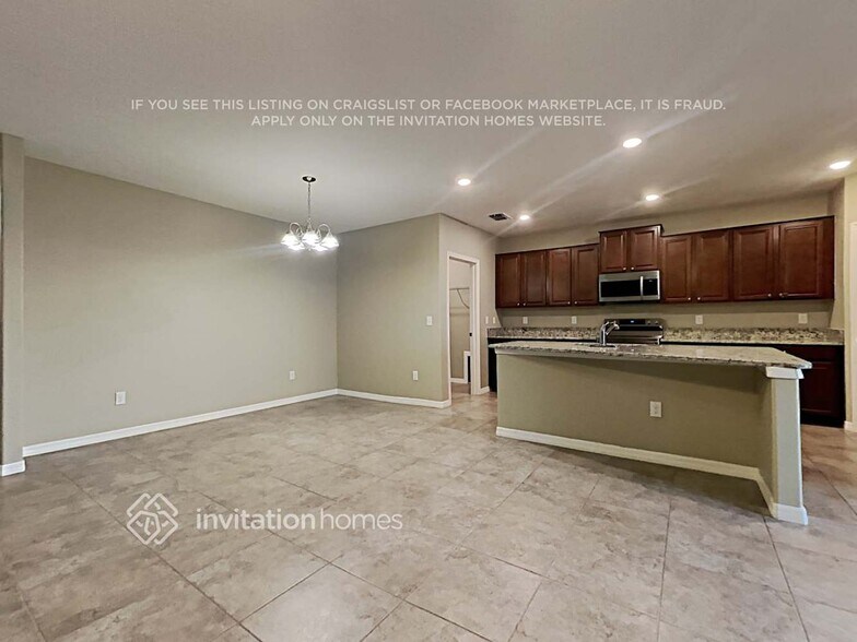 Building Photo - 10210 Cool Waterlily Ave