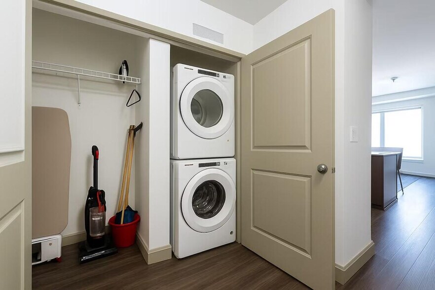 Building Photo - 100 Pier 4 Blvd.