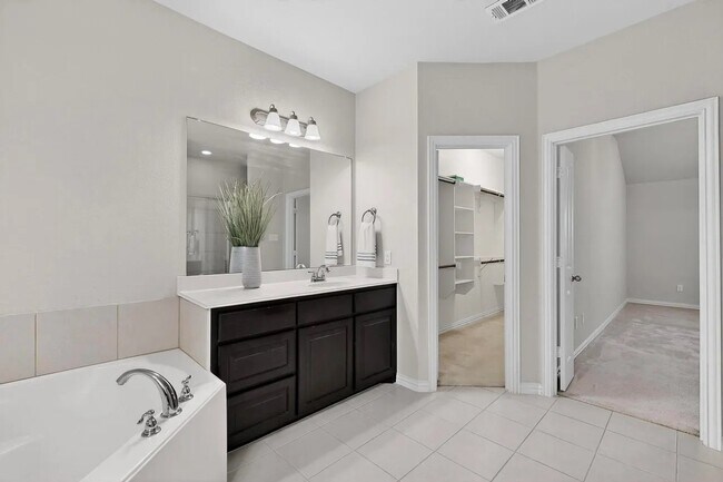 Building Photo - 4204 Nia Dr