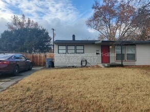 Building Photo - 1405 Wright Ave