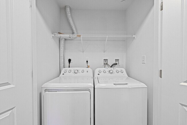 Building Photo - 145 Driftway