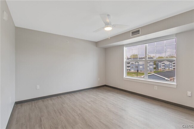Building Photo - 16 Loso Dr