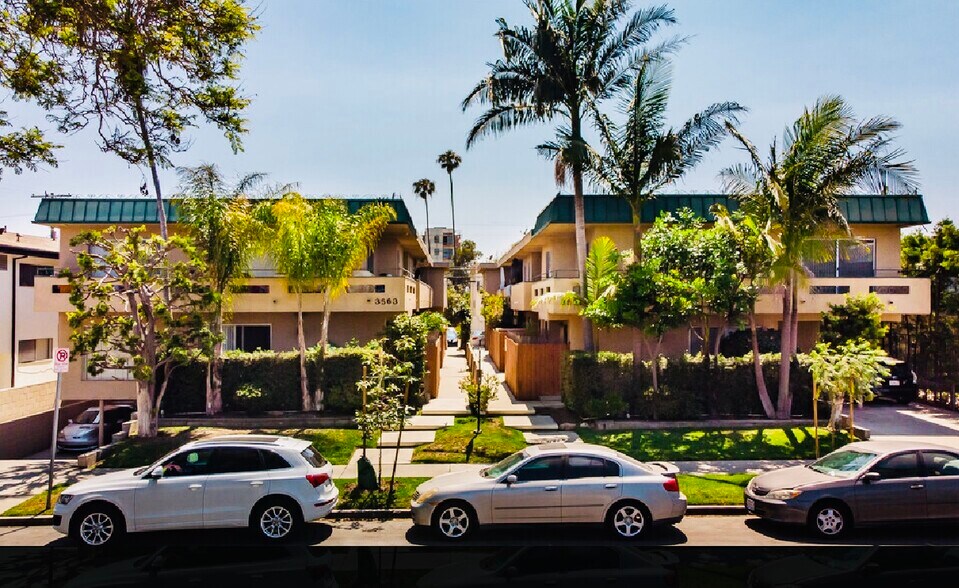 Primary Photo - 3557 Jasmine Ave