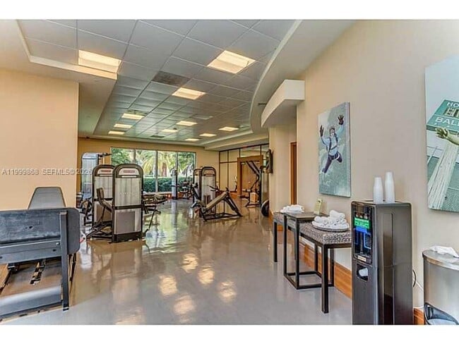 Building Photo - 1050 Brickell Ave