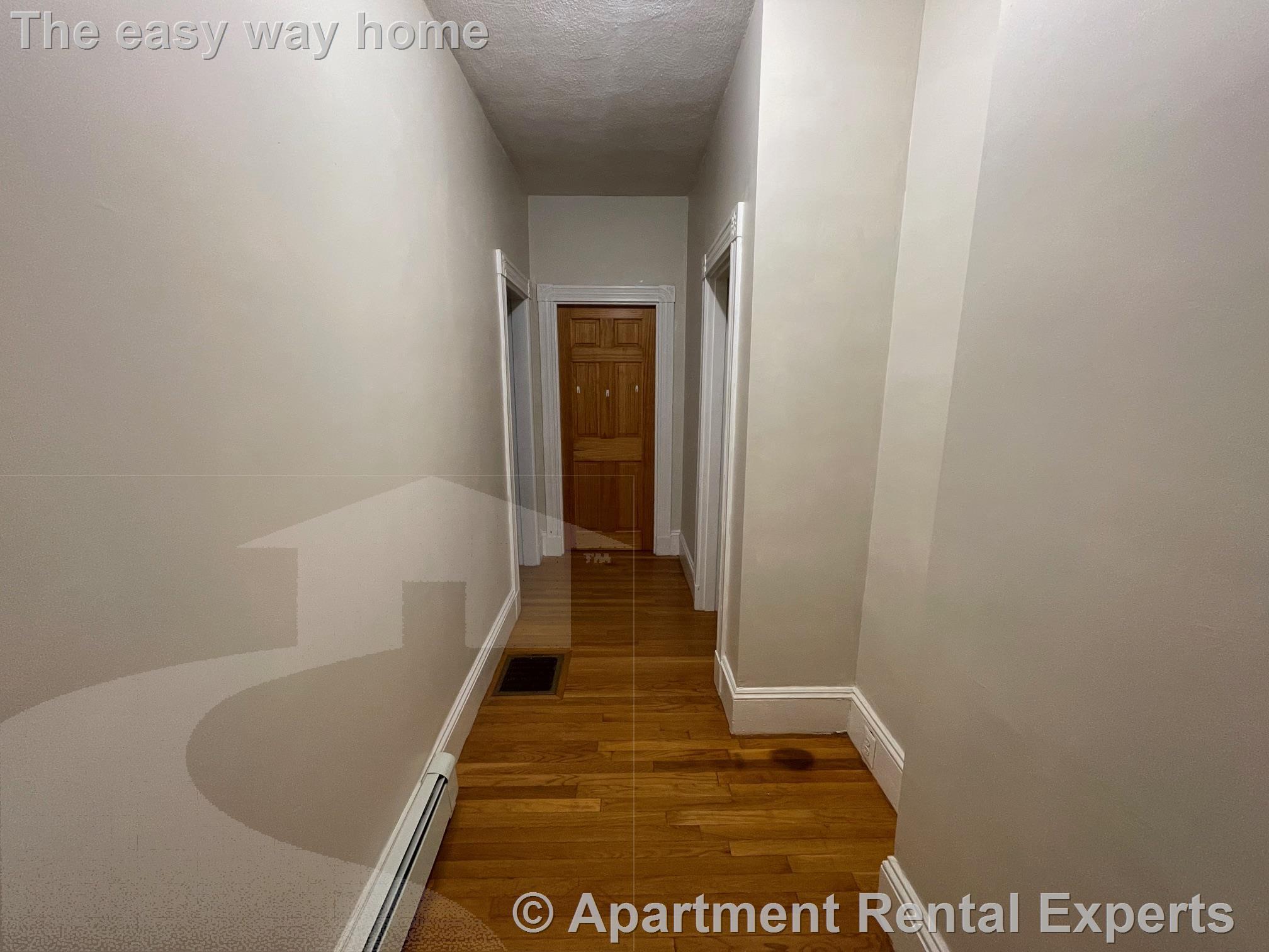 Building Photo - 578 Main St