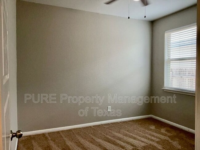 Building Photo - 128 Earl Keen St