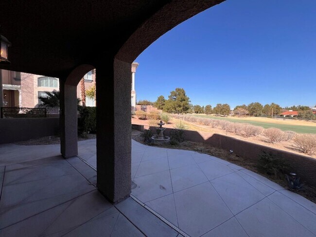 Building Photo - Condo on TPC Summerlin golf course! $2250/...