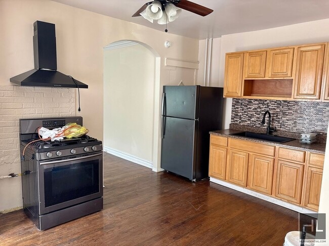 Building Photo - 2910 Baisley Ave