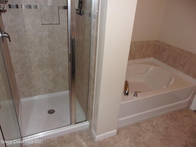 Building Photo - 3935 Harvest Cir