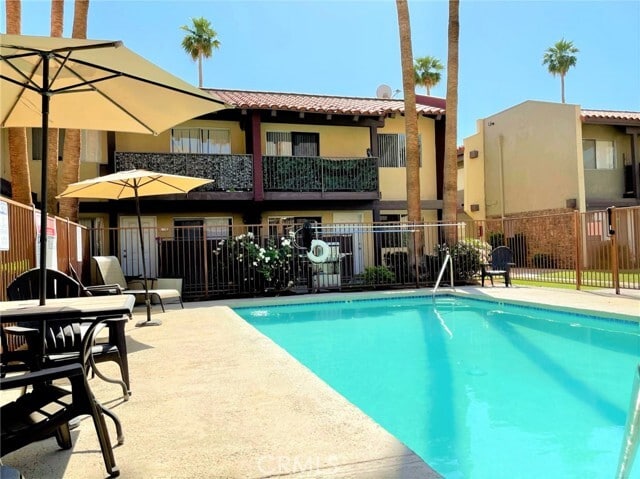 Primary Photo - 51085 Eisenhower Dr