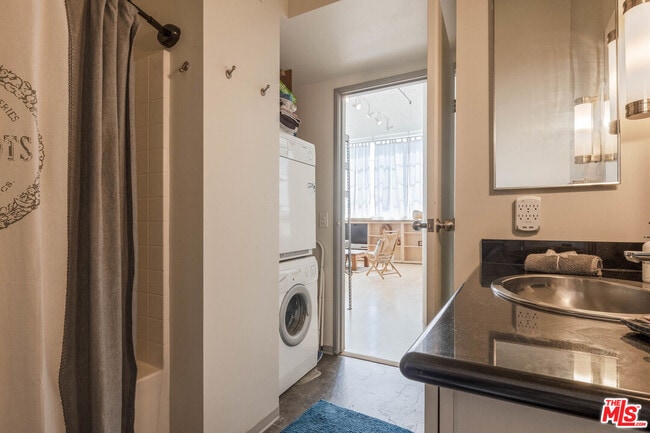 Building Photo - 420 San Pedro St