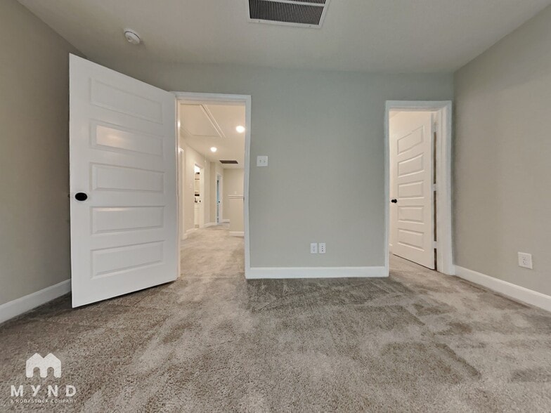 Building Photo - 10210 Alder Ridge Dr