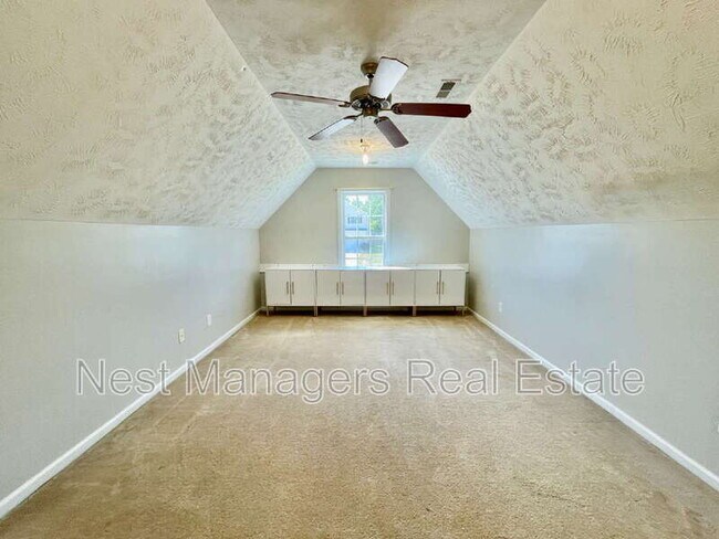 Building Photo - 5325 Wallbrook Dr