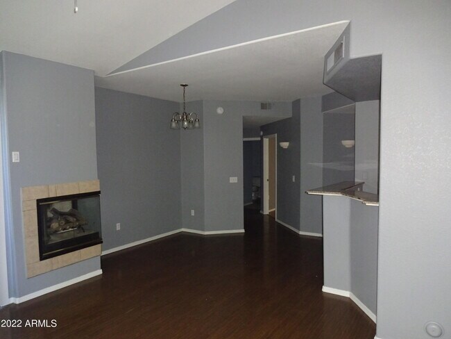 Building Photo - 2929 W Yorkshire Dr