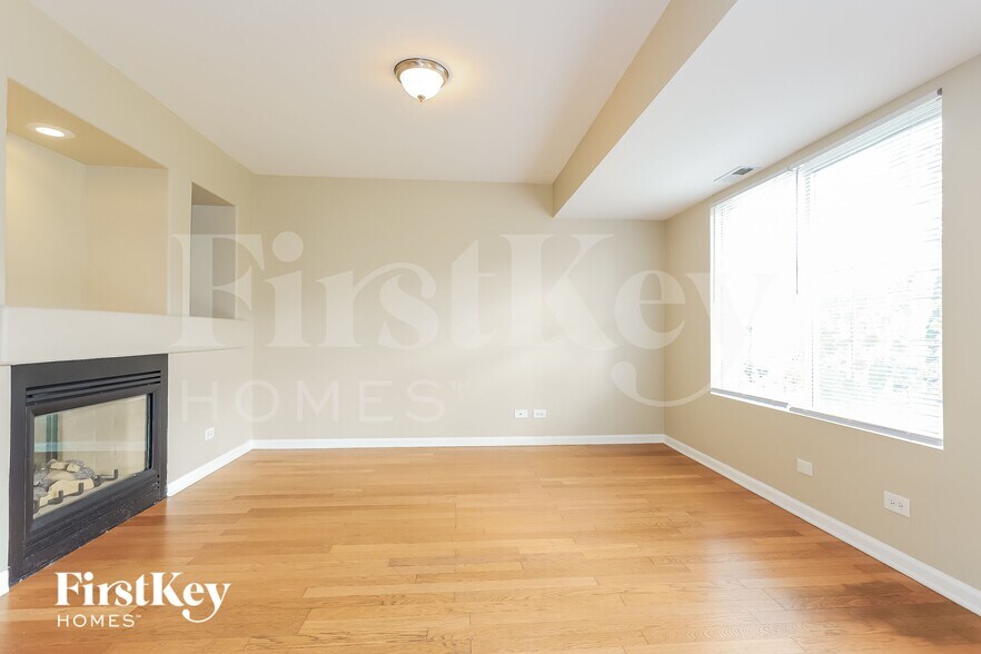 Building Photo - 1657 Park Vista Ln