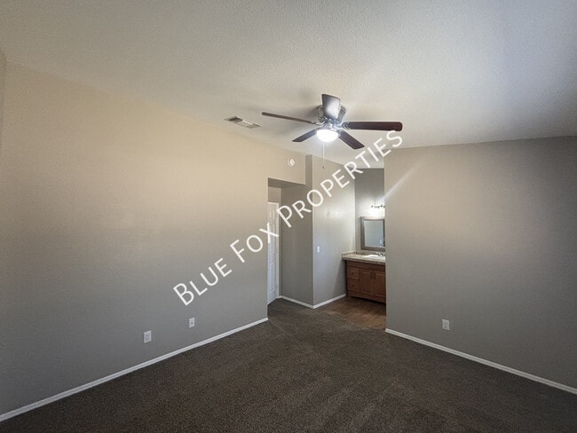 Building Photo - 9825 N Camino Vado