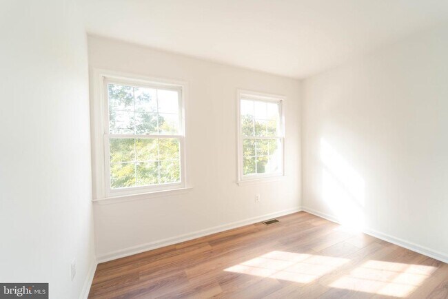 Building Photo - 3244 Titanic Dr