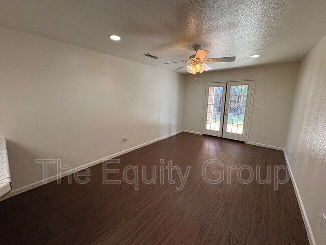 Building Photo - 1747 W Connelly Ave