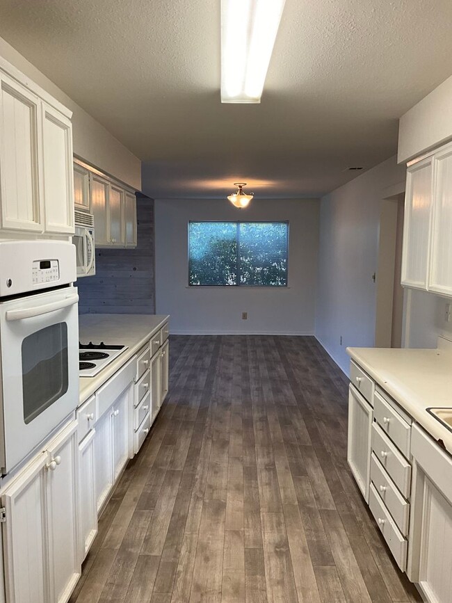 Building Photo - SPACIOUS 3 BED HOME IN ROCKLIN!!