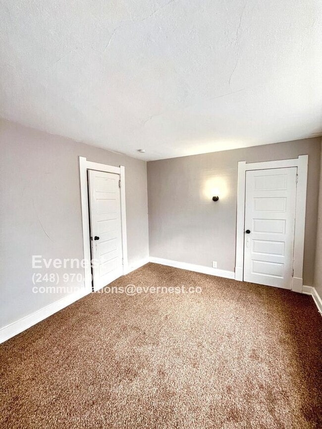 Building Photo - Charming 3-Bedroom Home with Basement and ...