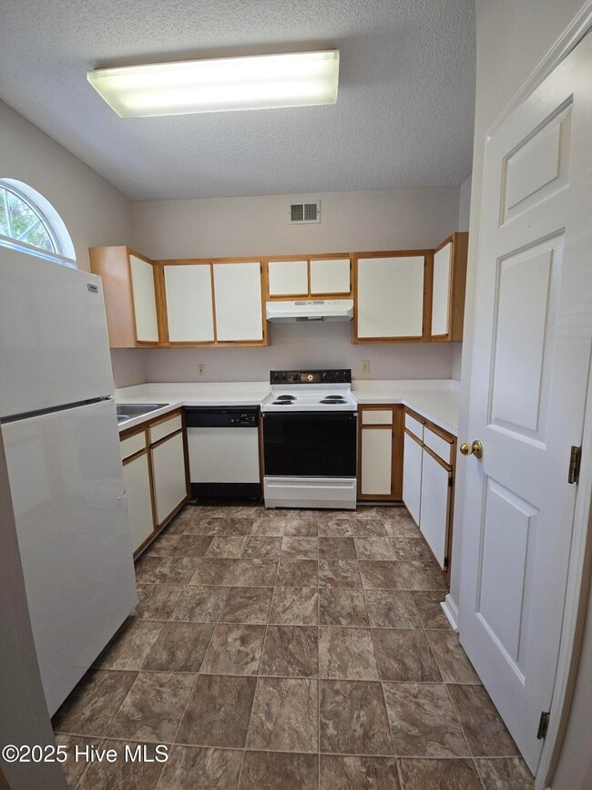 Building Photo - 723 Bragg Dr