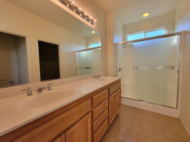 Building Photo - 9749 Marianna Way