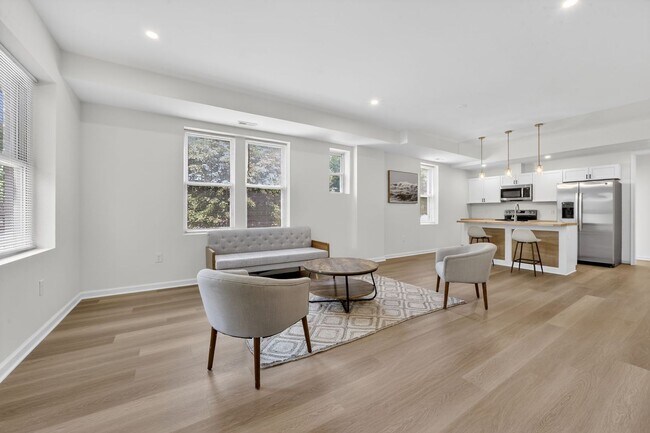 Building Photo - Spacious 6BR Rowhome in Prime DC Location