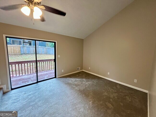 Building Photo - 963 Willow Run