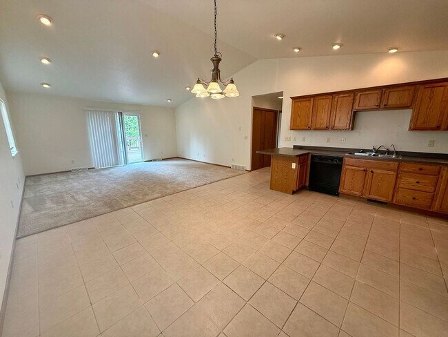 Building Photo - 149913-149913 Wineberry Ln