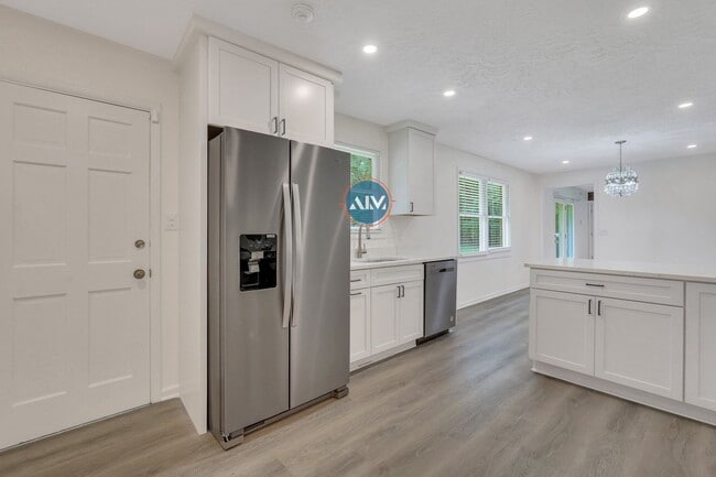 Building Photo - Rare opportunity minutes away from Savannah - 3-bedroom/2-bathroom home Move In Today!