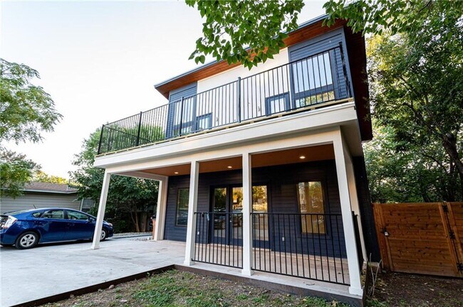 Building Photo - 2509 Del Curto Rd