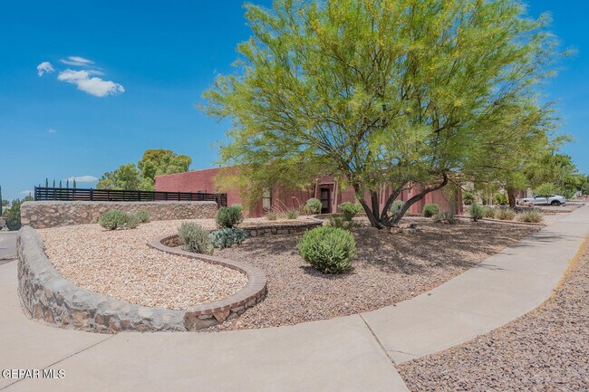 Building Photo - 6815 Villa Hermosa Dr