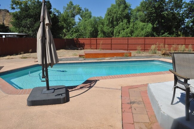 Building Photo - 4BR/2BA Single Family Poway Home “Single L...
