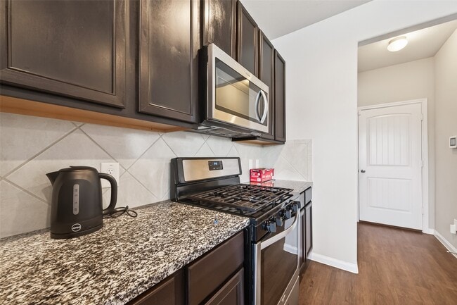 Building Photo - 3815 W Alessano Ln