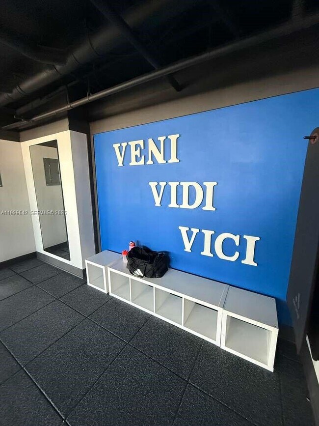 Building Photo - 555 NE 15th St