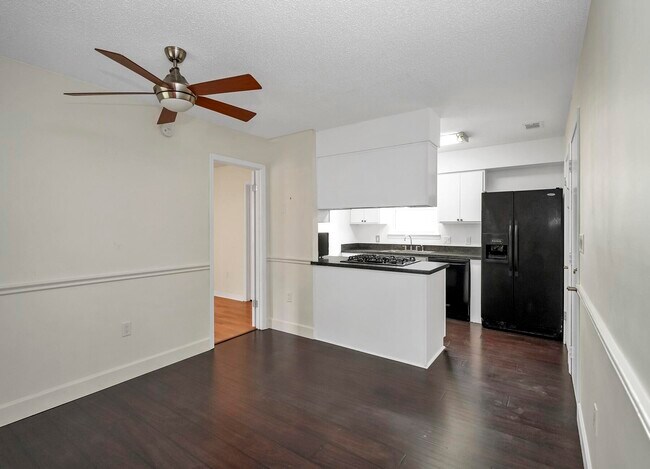 Building Photo - 128 Drewson Dr