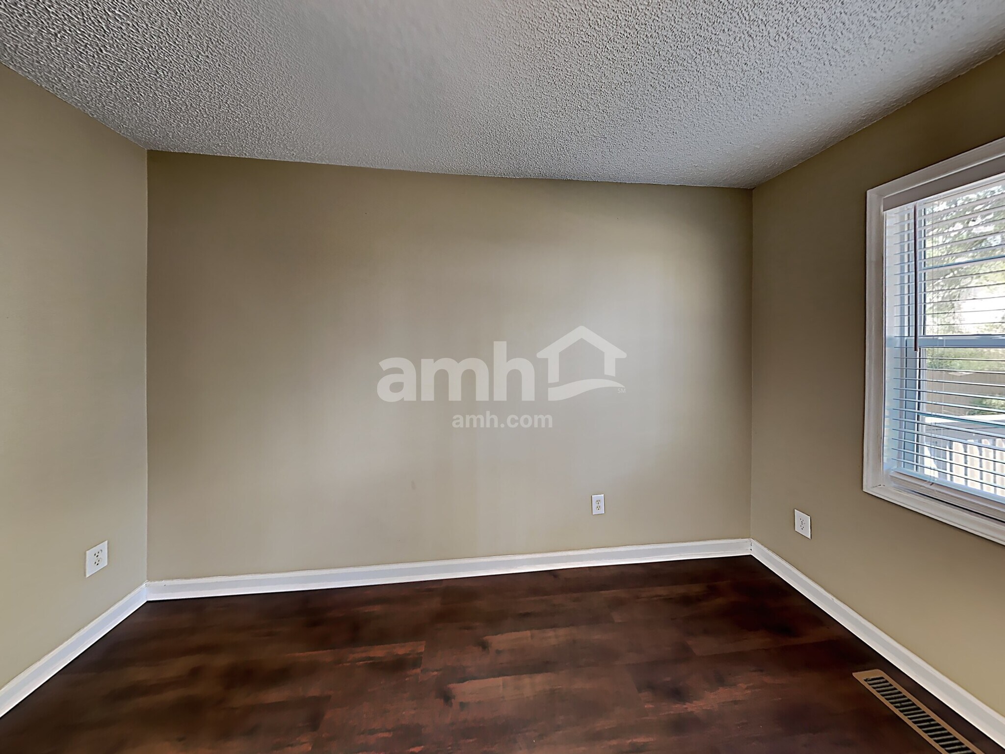 Building Photo - 1317 E Stonemason Dr