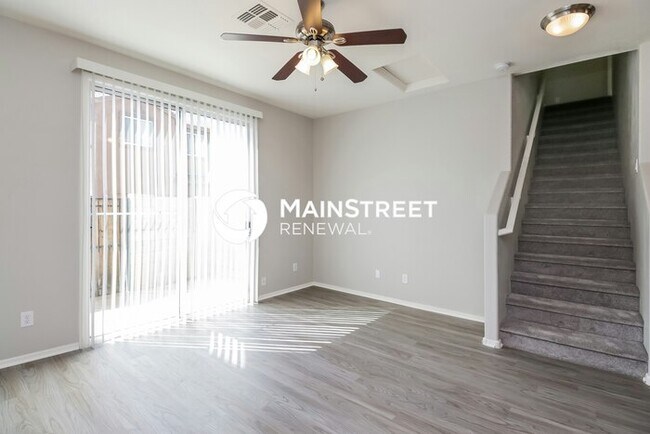 Building Photo - 3 Bedroom Pet-Friendly Home in Phoenix, AZ with Main Street Renewal