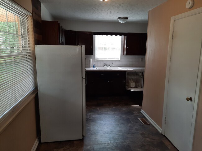 Building Photo - 4601 Washington Ave SE