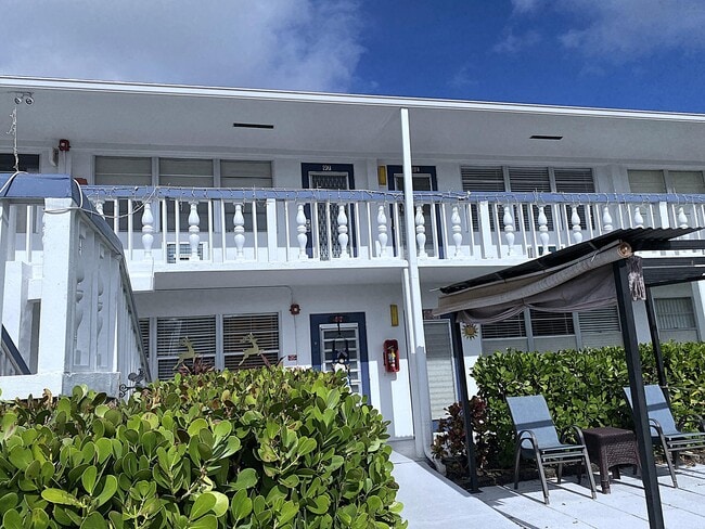 Building Photo - 98 Tilford Pl