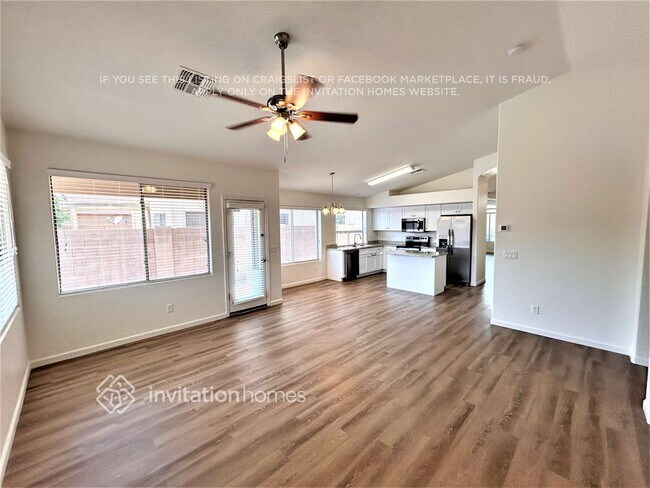 Building Photo - 12323 W Rancho Dr