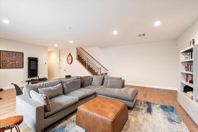 Building Photo - 8413 N Diller Grove Ln
