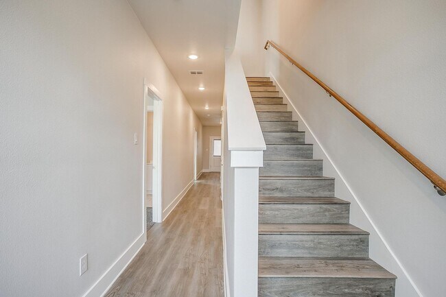 Building Photo - 2341 Benbrook Blvd
