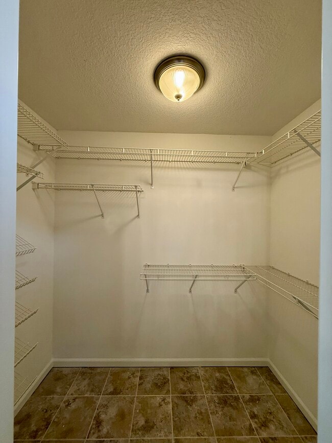 Building Photo - 6065 Woodmill Dr