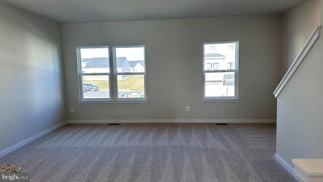 Building Photo - 62 Trotting Rd