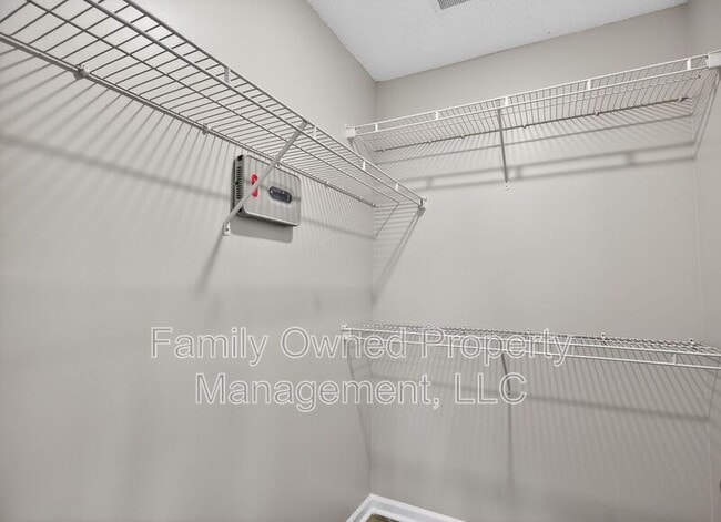 Building Photo - 123 Thousand Oaks Cir