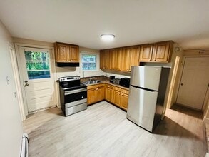 Building Photo - 320 West St