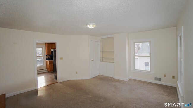 Building Photo - 42 Woodbridge St