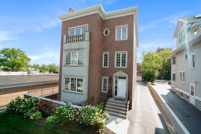 Building Photo - 107 S Grant St