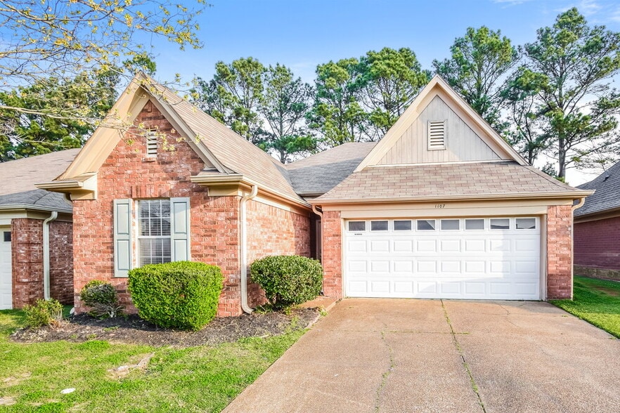 Building Photo - 1107 Breezy Valley Dr